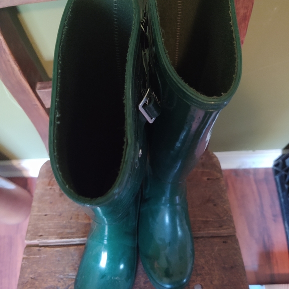 Rainboots! - Picture 5 of 6